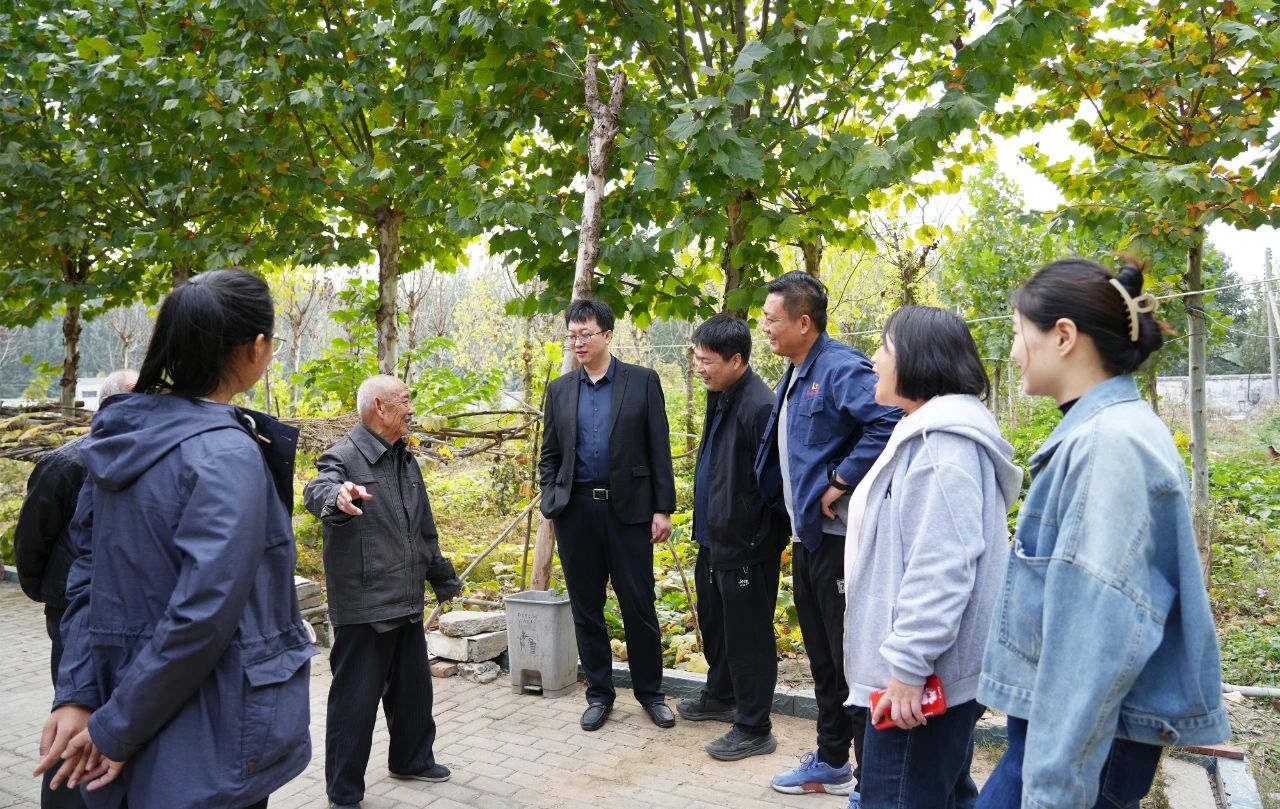 爱在重阳 情暖人心 | 凯时尊龙人生就是博重阳节走访慰问孤寡老人